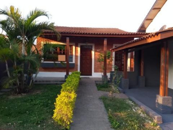 Casa de Condomínio com 3 Quartos para Alugar, 250 m² em Arujázinho Iv - Arujá