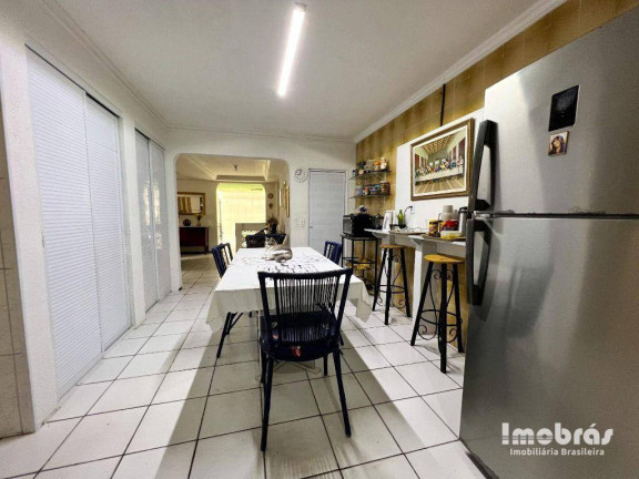 Imagem Casa com 5 Quartos à Venda, 230 m² em Guararapes - Fortaleza Imagem Casa com 5 Quartos à Venda, 230 m² em Guararapes - Fortaleza