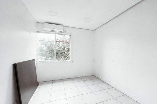 Imagem Casa com 3 Quartos à Venda, 240 m² em Petrópolis - Porto Alegre Imagem Casa com 3 Quartos à Venda, 240 m² em Petrópolis - Porto Alegre