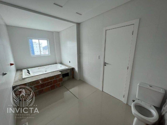 Imagem Cobertura com 4 Quartos à Venda, 242 m² em Centro - Balneário Camboriú Imagem Cobertura com 4 Quartos à Venda, 242 m² em Centro - Balneário Camboriú