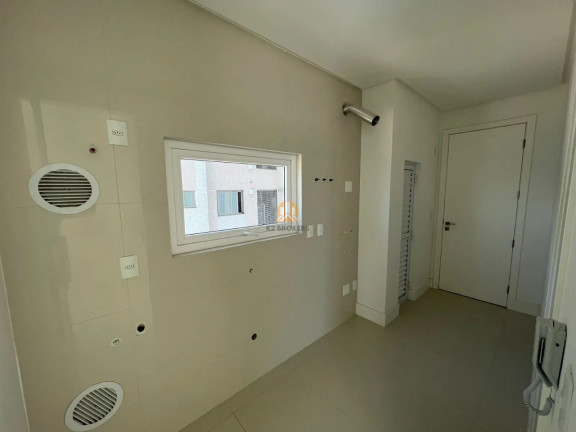Imagem Imóvel com 3 Quartos à Venda, 157 m² em Centro - Balneário Camboriú Imagem Imóvel com 3 Quartos à Venda, 157 m² em Centro - Balneário Camboriú