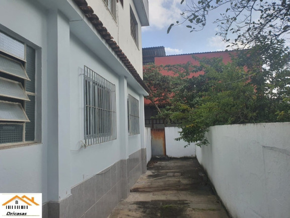 Imagem Sobrado com 6 Quartos à Venda, em Senador Camará - Rio De Janeiro Imagem Sobrado com 6 Quartos à Venda, em Senador Camará - Rio De Janeiro