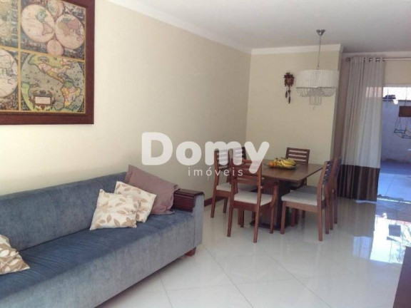 Imagem Casa de Condomínio com 3 Quartos à Venda, 230 m² em América - Joinville