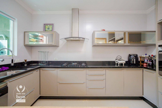 Imagem Sobrado com 4 Quartos à Venda, 209 m² em Portão - Curitiba