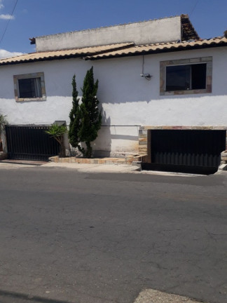 Casa com 5 Quartos à Venda, 220 m² em Santa Helena - Contagem