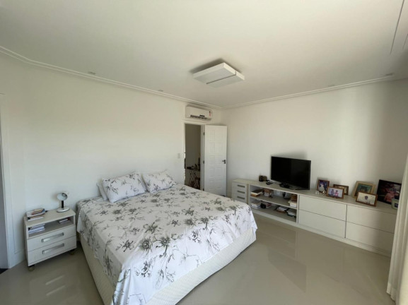 Imagem Casa com 4 Quartos à Venda, 900 m² em Busca Vida - Camaçari