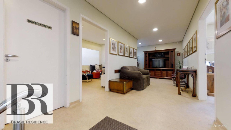 Imagem Sobrado com 10 Quartos à Venda, 374 m² em Moema - São Paulo Imagem Sobrado com 10 Quartos à Venda, 374 m² em Moema - São Paulo