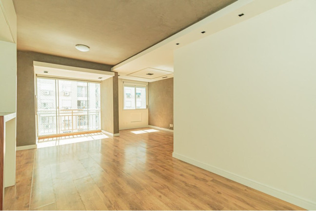 Apartamento com 3 Quartos à Venda, 74 m² em Passo Da Areia - Porto Alegre