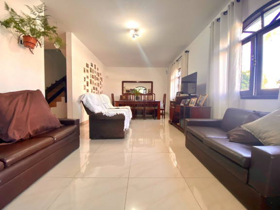 Imagem Casa com 4 Quartos à Venda, 200 m² em Barreiros - São José