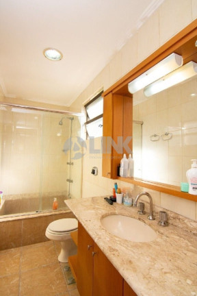 Imagem Imóvel com 3 Quartos à Venda, 232 m² em Petrópolis - Porto Alegre Imagem Imóvel com 3 Quartos à Venda, 232 m² em Petrópolis - Porto Alegre