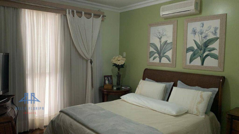 Imagem Casa com 3 Quartos à Venda, 376 m² em Córrego Grande - Florianópolis