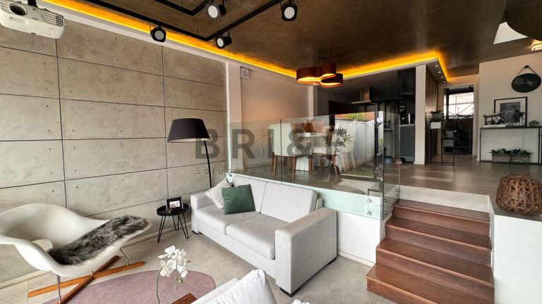 Imagem Casa com 3 Quartos à Venda, 192 m² em Jardim Aeroporto - São Paulo Imagem Casa com 3 Quartos à Venda, 192 m² em Jardim Aeroporto - São Paulo