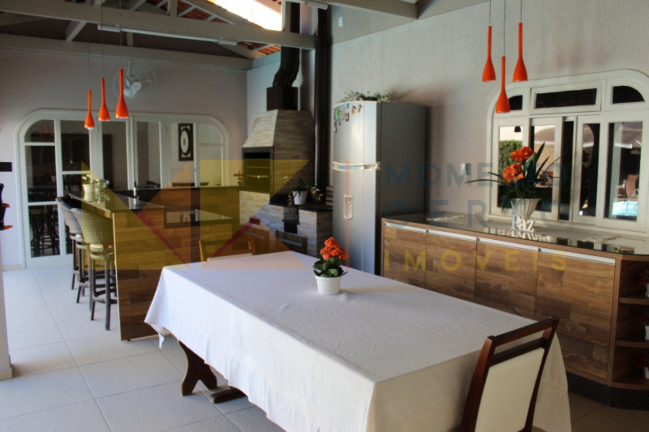 Imagem Casa com 4 Quartos à Venda, 386 m² em Escola Agrícola - Blumenau