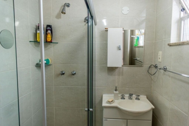 Imagem Imóvel com 3 Quartos à Venda, 120 m² em Tijuca - Rio De Janeiro Imagem Imóvel com 3 Quartos à Venda, 120 m² em Tijuca - Rio De Janeiro
