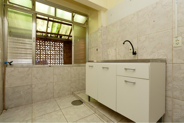Imagem Imóvel com 1 Quarto à Venda, em Santo Antonio - Porto Alegre Imagem Imóvel com 1 Quarto à Venda, em Santo Antonio - Porto Alegre