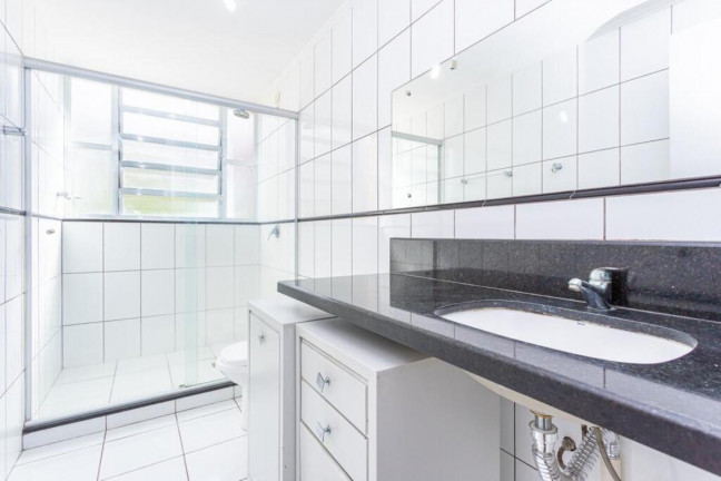 Imagem Imóvel com 2 Quartos à Venda, 84 m² em Menino Deus - Porto Alegre Imagem Imóvel com 2 Quartos à Venda, 84 m² em Menino Deus - Porto Alegre