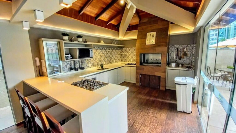 Imagem Imóvel com 3 Quartos à Venda, 155 m² em Centro - Balneário Camboriú Imagem Imóvel com 3 Quartos à Venda, 155 m² em Centro - Balneário Camboriú