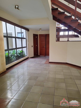 Imagem Casa com 9 Quartos para Alugar, 600 m² em Centro - Jacareí Imagem Casa com 9 Quartos para Alugar, 600 m² em Centro - Jacareí