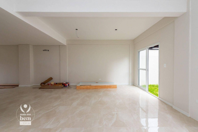 Imagem Sobrado com 3 Quartos à Venda, 180 m² em Portão - Curitiba
