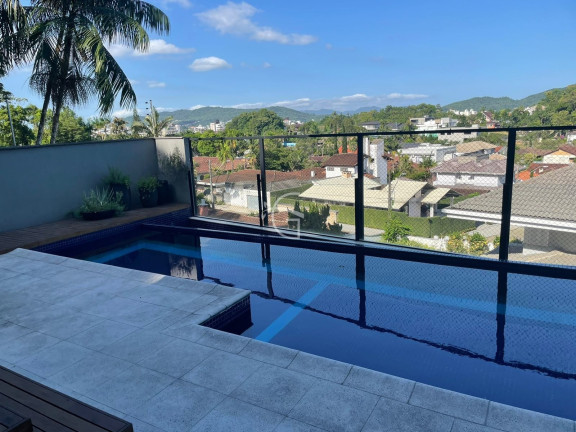 Imagem Casa com 3 Quartos à Venda, 671 m² em América - Joinville