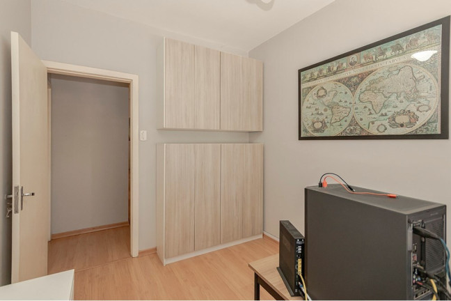 Imagem Imóvel com 3 Quartos à Venda, 89 m² em Rio Branco - Porto Alegre Imagem Imóvel com 3 Quartos à Venda, 89 m² em Rio Branco - Porto Alegre