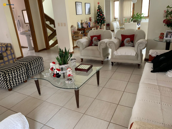 Imagem Casa com 3 Quartos à Venda, 318 m² em Trindade - Florianópolis Imagem Casa com 3 Quartos à Venda, 318 m² em Trindade - Florianópolis