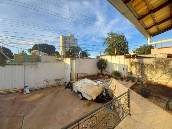 Imagem Casa à Venda, em Cuiabá Imagem Casa à Venda, em Cuiabá