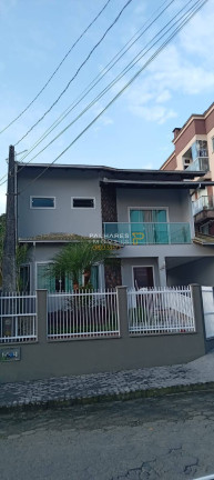 Casa com 3 Quartos à Venda, 215 m² em Vila Nova - Joinville