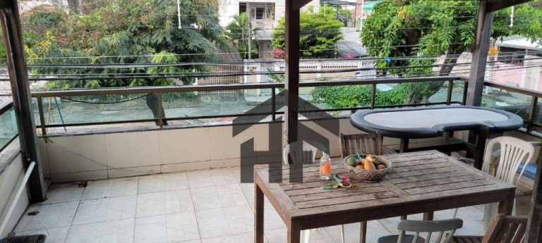 Imagem Casa com 5 Quartos à Venda, 330 m² em Encruzilhada - Recife Imagem Casa com 5 Quartos à Venda, 330 m² em Encruzilhada - Recife