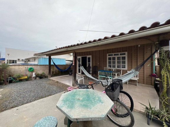 Imagem Casa com 4 Quartos à Venda, 135 m² em Centro - Balneário Barra Do Sul Imagem Casa com 4 Quartos à Venda, 135 m² em Centro - Balneário Barra Do Sul