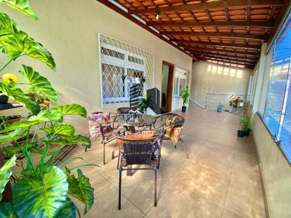 Casa com 4 Quartos à Venda, 280 m² em Alto Dos Pinheiros - Belo Horizonte