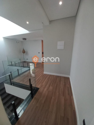 Imagem Casa com 3 Quartos à Venda, 377 m²