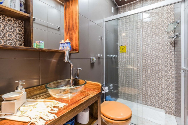Imagem Casa com 3 Quartos à Venda, 212 m² em Jardim Sabará - Porto Alegre Imagem Casa com 3 Quartos à Venda, 212 m² em Jardim Sabará - Porto Alegre