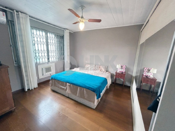 Imagem Casa com 3 Quartos à Venda, 174 m² em Vila Jardim - Porto Alegre
