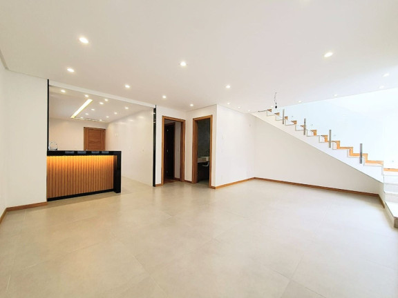 Imagem Casa com 3 Quartos à Venda, 168 m² em Comary - Teresópolis
