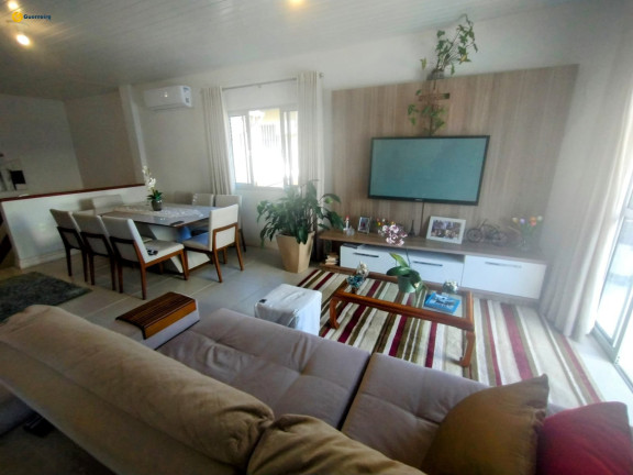 Imagem Casa com 3 Quartos à Venda, 294 m² em Trindade - Florianópolis Imagem Casa com 3 Quartos à Venda, 294 m² em Trindade - Florianópolis