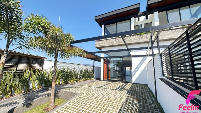 Imagem Casa com 3 Quartos à Venda, 163 m² em Campeche - Florianópolis Imagem Casa com 3 Quartos à Venda, 163 m² em Campeche - Florianópolis