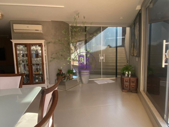 Imagem Sobrado com 3 Quartos à Venda, 614 m² em Quebec - Londrina Imagem Sobrado com 3 Quartos à Venda, 614 m² em Quebec - Londrina