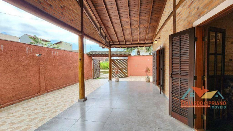 Imagem Casa com 4 Quartos à Venda, 239 m² em Massaguaçu - Caraguatatuba