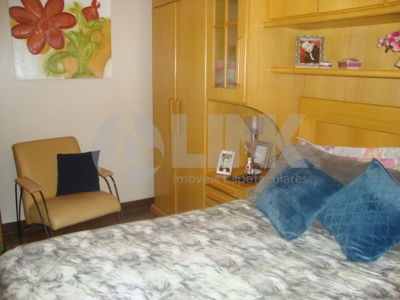 Imagem Casa com 2 Quartos à Venda, 190 m² em Jardim Floresta - Porto Alegre Imagem Casa com 2 Quartos à Venda, 190 m² em Jardim Floresta - Porto Alegre