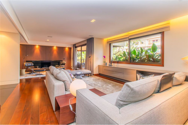 Imagem Apartamento com 3 Quartos à Venda, 322 m² em Moinhos De Vento - Porto Alegre Imagem Apartamento com 3 Quartos à Venda, 322 m² em Moinhos De Vento - Porto Alegre