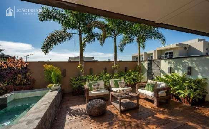 Sobrado com 5 Quartos à Venda, 420 m² em Urbanova - São José Dos Campos