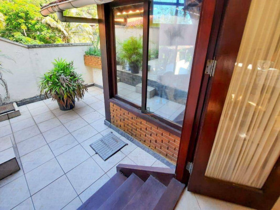 Imagem Casa com 3 Quartos à Venda, 390 m² em Piratininga - Niterói Imagem Casa com 3 Quartos à Venda, 390 m² em Piratininga - Niterói