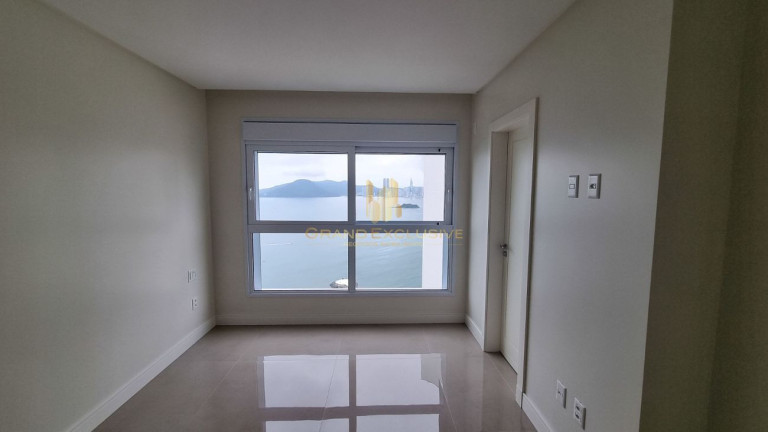 Imagem Apartamento com 4 Quartos à Venda, 160 m² em Pioneiros - Balneário Camboriú Imagem Apartamento com 4 Quartos à Venda, 160 m² em Pioneiros - Balneário Camboriú