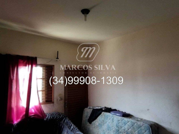 Imagem Casa com 3 Quartos à Venda, 250 m² em Santa Mônica - Uberlândia Imagem Casa com 3 Quartos à Venda, 250 m² em Santa Mônica - Uberlândia