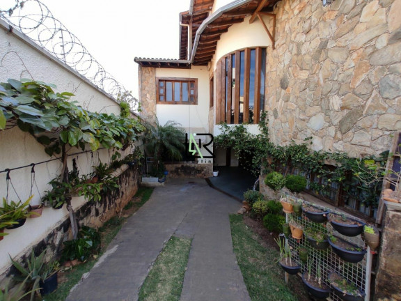 Casa com 5 Quartos à Venda, 542 m² em Havaí - Belo Horizonte