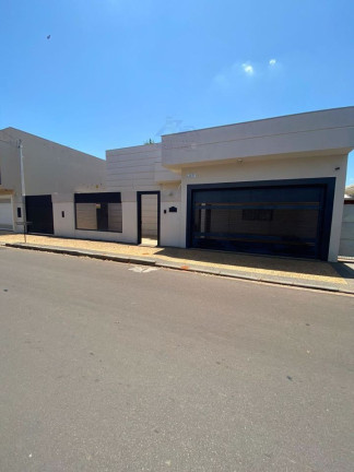 Casa com 3 Quartos à Venda, 200 m² em Centro - Guararapes