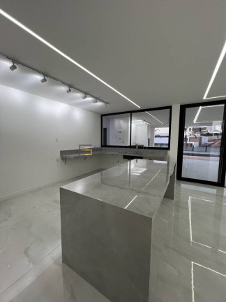Imagem Casa com 4 Quartos à Venda, 790 m² em Interlagos - Vila Velha Imagem Casa com 4 Quartos à Venda, 790 m² em Interlagos - Vila Velha