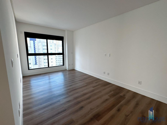 Imagem Apartamento com 4 Quartos à Venda, 154 m² em Centro - Balneário Camboriú Imagem Apartamento com 4 Quartos à Venda, 154 m² em Centro - Balneário Camboriú