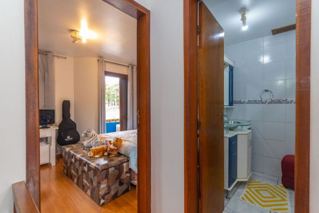 Imagem Casa com 3 Quartos à Venda, 174 m² em Nonoai - Porto Alegre Imagem Casa com 3 Quartos à Venda, 174 m² em Nonoai - Porto Alegre